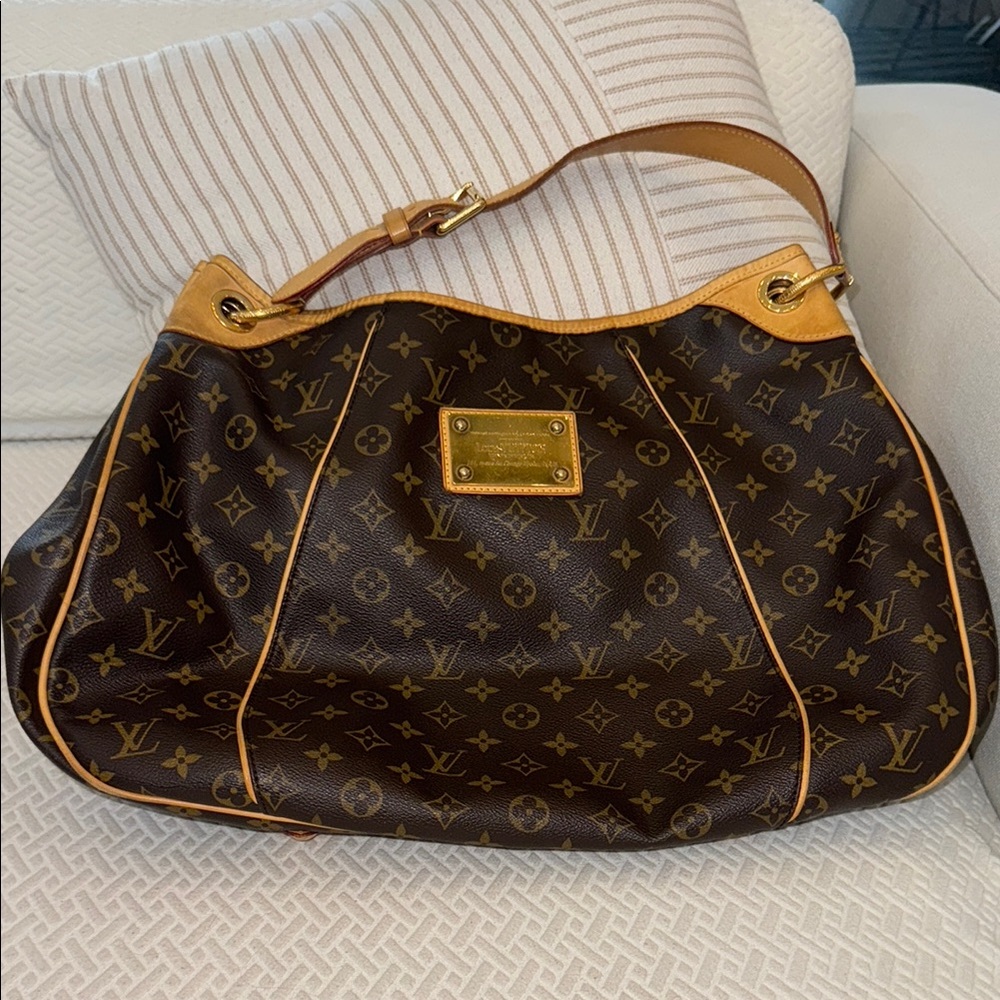 Louis Vuitton Brown Monogram Shoulder Bag: Galliera